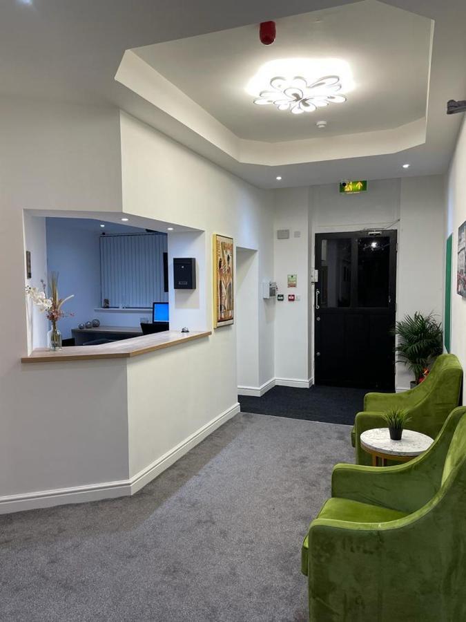 Dusties Hotel Rotherham Bagian luar foto