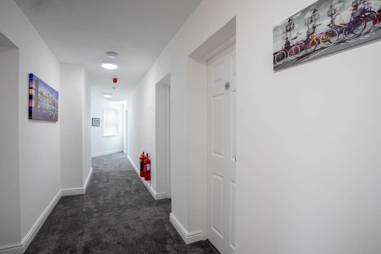 Dusties Hotel Rotherham Bagian luar foto