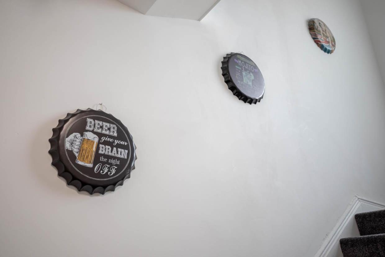 Dusties Hotel Rotherham Bagian luar foto