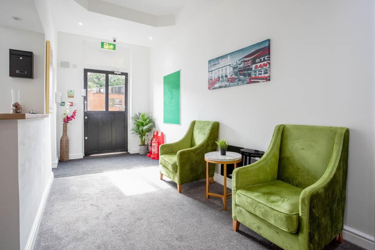 Dusties Hotel Rotherham Bagian luar foto